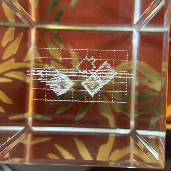 TWIN TOWERS Glass Paperweight - Picture 6 of 8